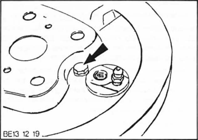 Ford Fiesta Reparaturanleitung. Radbremszylinder aus-und einbauen