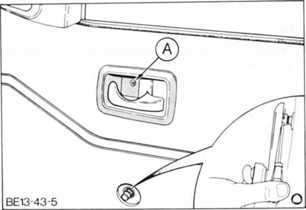 Ford Fiesta Reparaturanleitung. Türverkleidung aus- und einbauen 