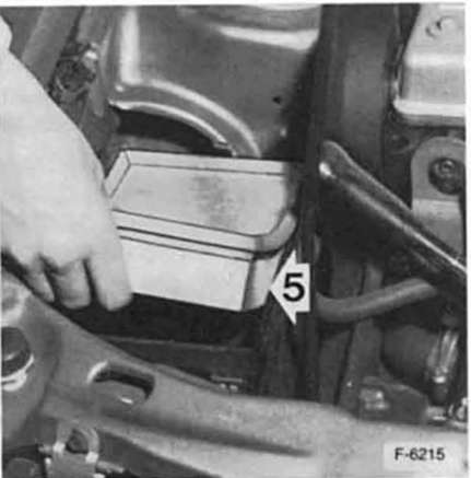 Ford Fiesta Reparaturanleitung. Luftfiltereinsatz wechseln 