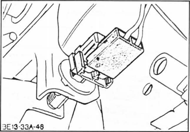 Ford Fiesta Reparaturanleitung. Bremslichtschalter prüfen/ersetzen