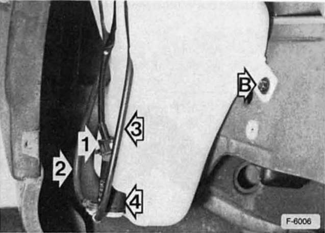 Ford Fiesta Reparaturanleitung. Behälter scheibenwaschanlage aus-und einbauen