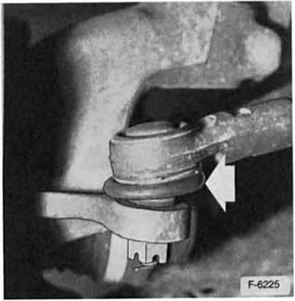 Ford Fiesta Reparaturanleitung. Staubkappen für spurstangengelenke/ achsgelenke prülen