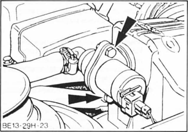 Ford Fiesta Reparaturanleitung. Leerlaufregelventil aus- und einbauen/reinigen