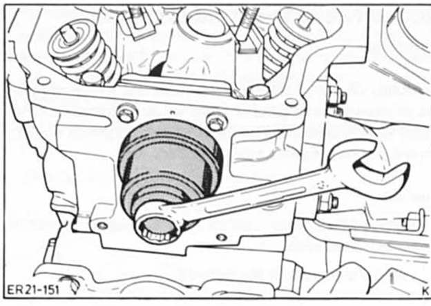 Ford Fiesta Reparaturanleitung. Nockenwelle aus- und einbauen