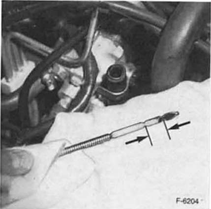 Ford Fiesta Reparaturanleitung. Motorölstand prüfen