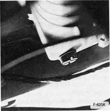 Ford Fiesta Reparaturanleitung. Kühlmittel wechseln